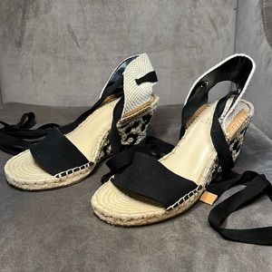Tie Up Wrap Raffia Wedge Sandals